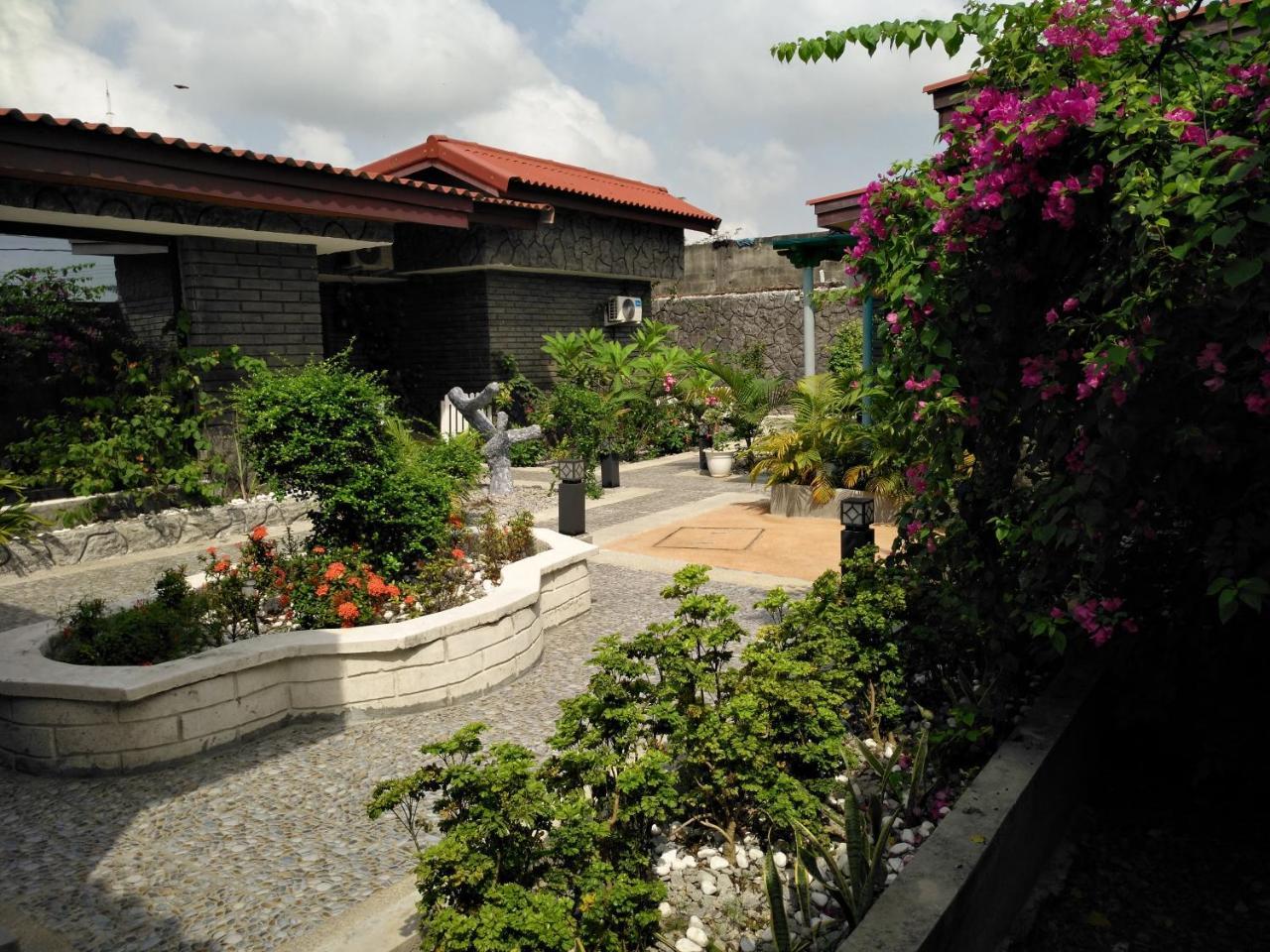 Hotel Des Jardins 아비장 외부 사진